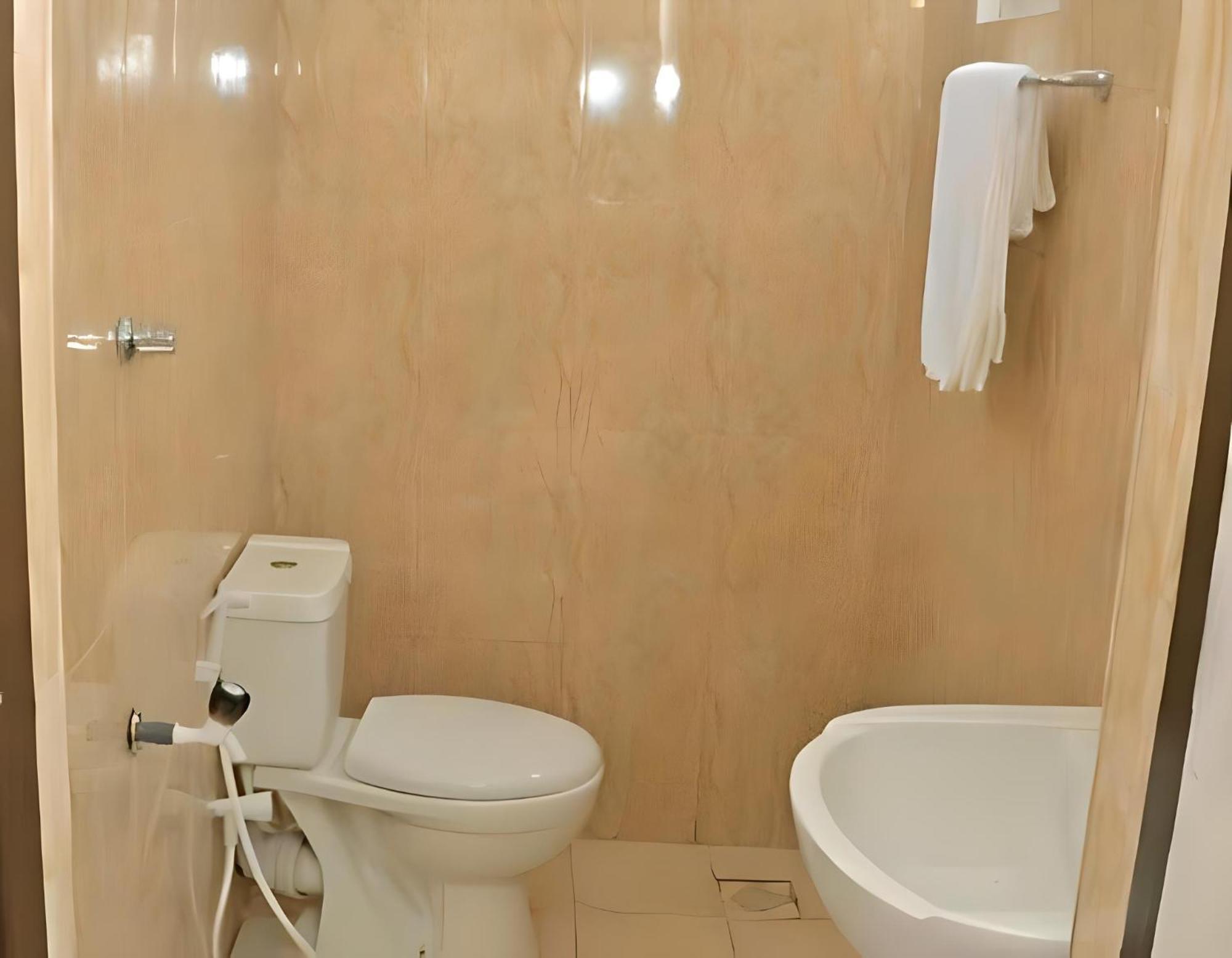 Traveller'S Hostel Hikkaduwa Ngoại thất bức ảnh