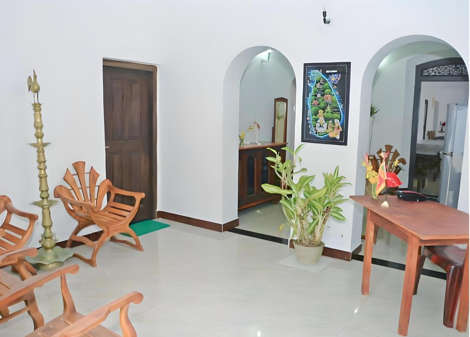 Traveller'S Hostel Hikkaduwa Ngoại thất bức ảnh