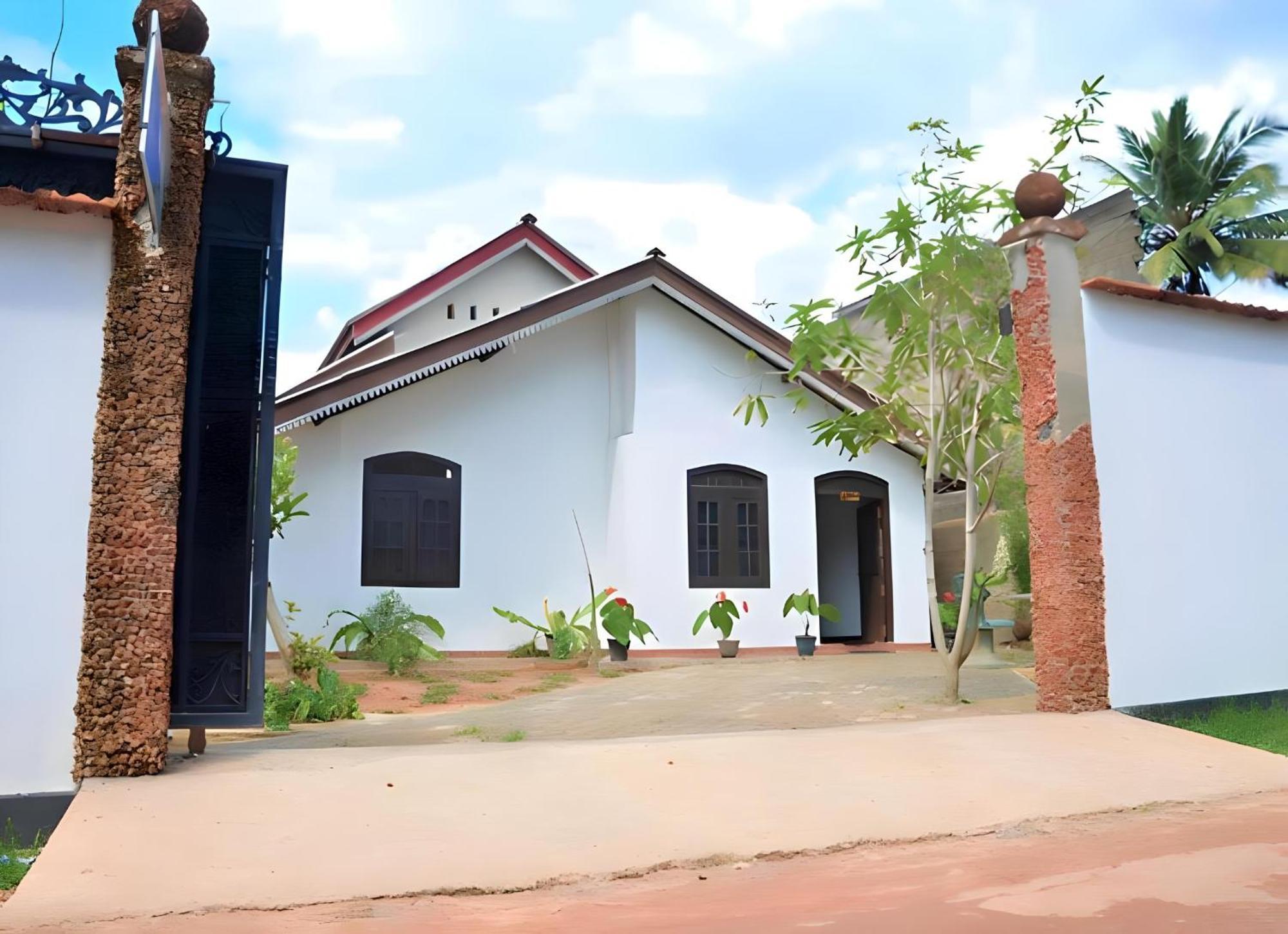 Traveller'S Hostel Hikkaduwa Ngoại thất bức ảnh